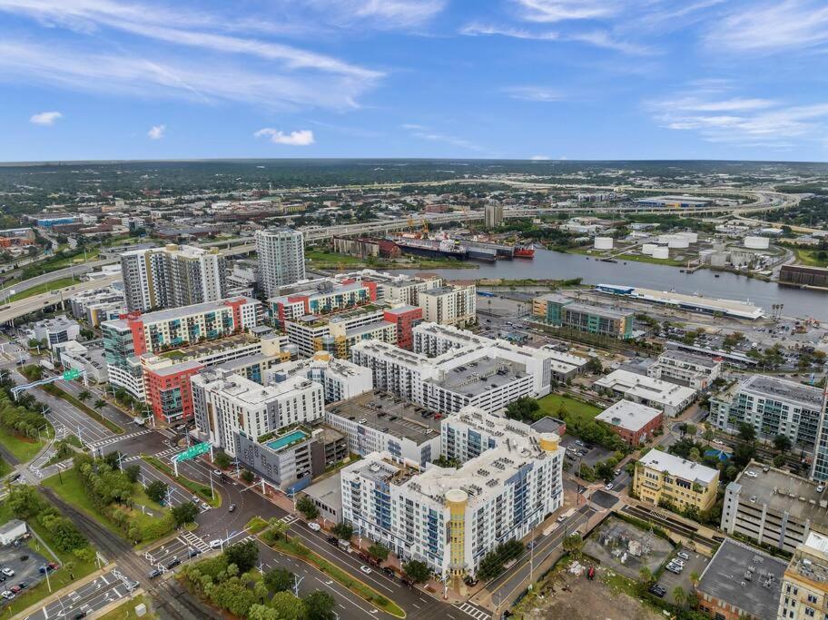 Luxury Apt 3 Mins To Dt Tampa -Pool-Gym-Balcony Εξωτερικό φωτογραφία