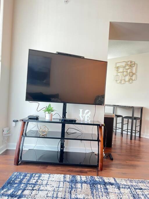 Luxury Apt 3 Mins To Dt Tampa -Pool-Gym-Balcony Εξωτερικό φωτογραφία